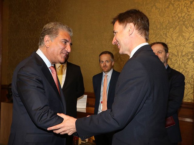 foreign minister shah mahmood qureshi with british foreign secretary jeremy hunt photo courtesy radio pakistan