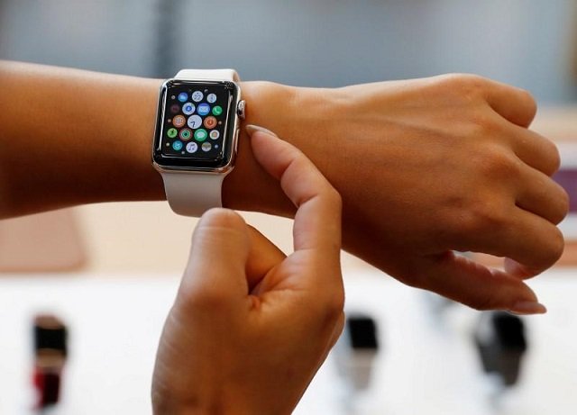 apple watch could completely detach from the iphone