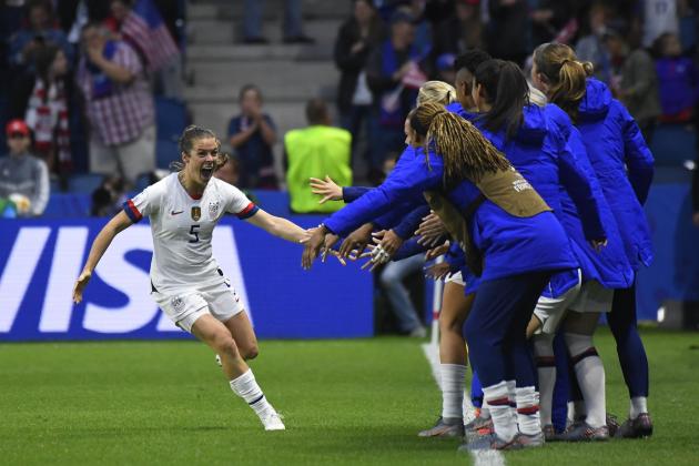 the americans will continue their bid to defend their world title against spain in reims on monday after a win that saw them make it 18 goals for the tournament and break the 24 year old record for the number of goals scored in the group stage held by norway photo afp