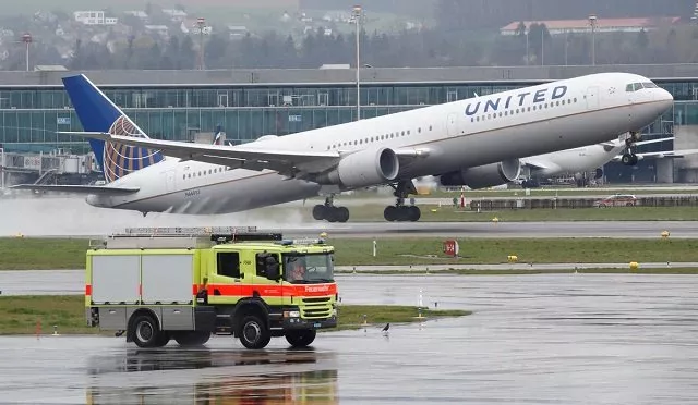 a vehicle of the airport rescue and firefighting services stands in front as a boeing 767 400er aircraft of united airlines takes off from zurich airport april 9 2019 photo reuters a vehicle of the airport rescue and firefighting services stands in front as a boeing 767 400er aircraft of united airlines takes off from zurich airport april 9 2019 photo reuters