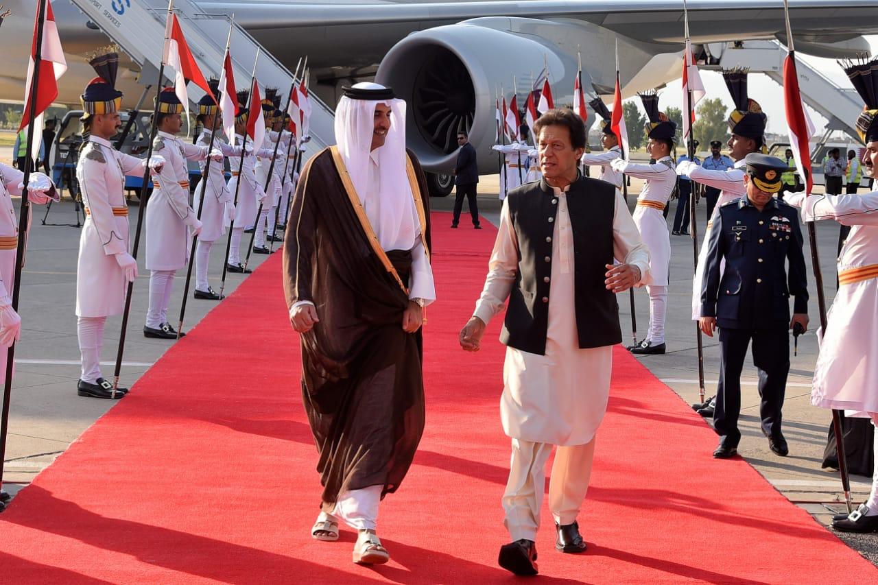 pm imran khan with qatar 039 s emir sheikh tamim bin hamad al thani in islamabad on saturday photo pid