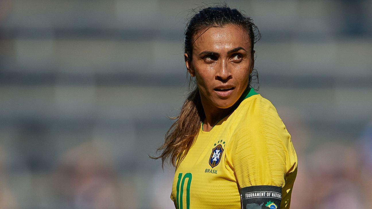 'Cry at beginning, smile at end': Marta makes emotional Brazil plea