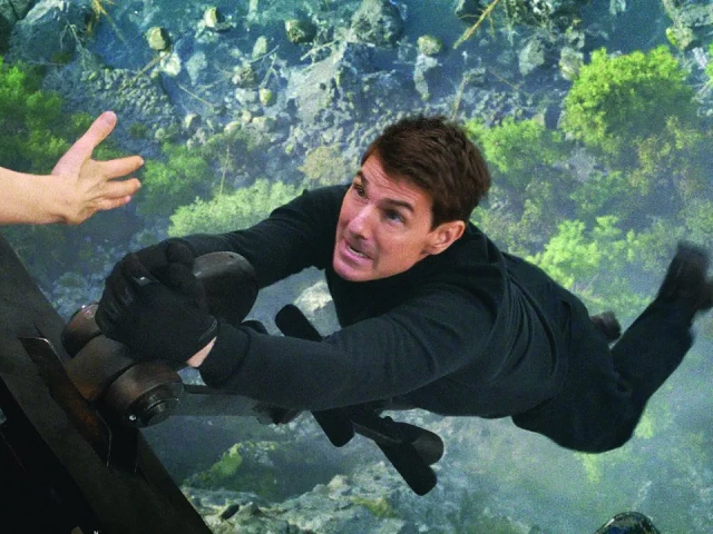 heartthrob stuns in new mission impossible trailer photo file heartthrob stuns in new mission impossible trailer photo file