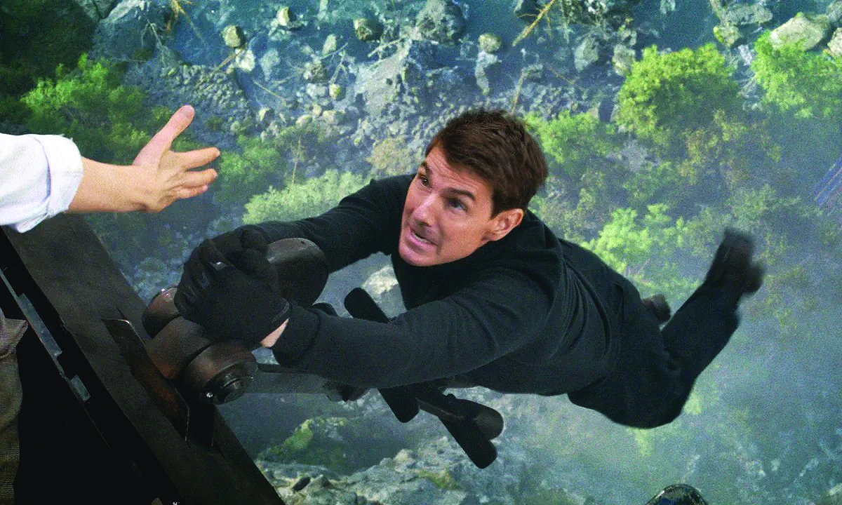 heartthrob stuns in new mission impossible trailer photo file heartthrob stuns in new mission impossible trailer photo file