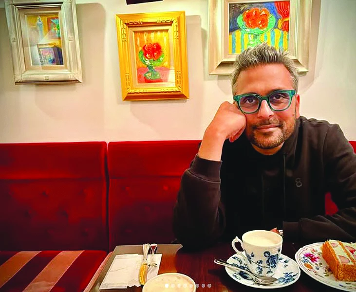 bilal poses in a tokyo restaurant photo instagram bilal poses in a tokyo restaurant photo instagram