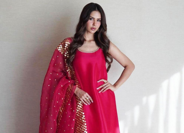 sonam bajwa stuns in outfit by pakistani designer sonam bajwa stuns in outfit by pakistani designer