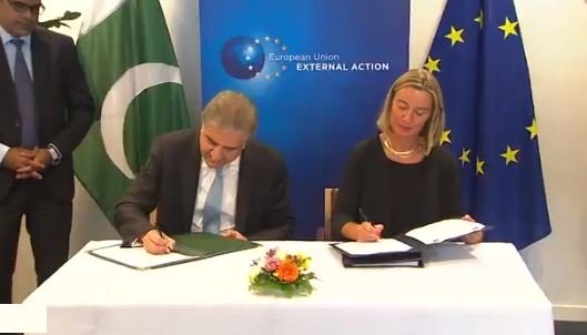 fm qureshi and high representative of eu federica mogherini sign the plan photo courtesy radio pakistan