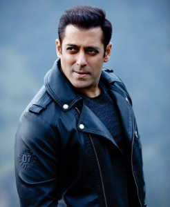 salman khan in legal trouble after being accused of snatching phone files salman khan in legal trouble after being accused of snatching phone files