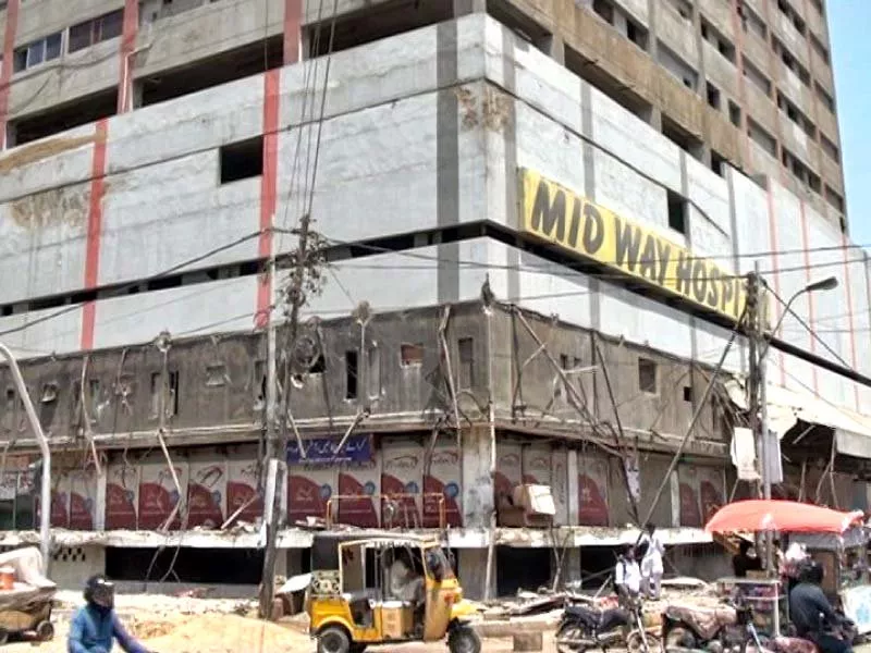 the dilapidated building is to be demolished as per supreme court s orders traders complain they were given only 15 days to vacate the building where they have goods worth billions of rupees stored photos express the dilapidated building is to be demolished as per supreme court s orders traders complain they were given only 15 days to vacate the building where they have goods worth billions of rupees stored photos express