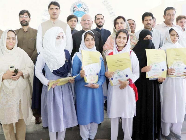 position holders pose with certificates photo online position holders pose with certificates photo online