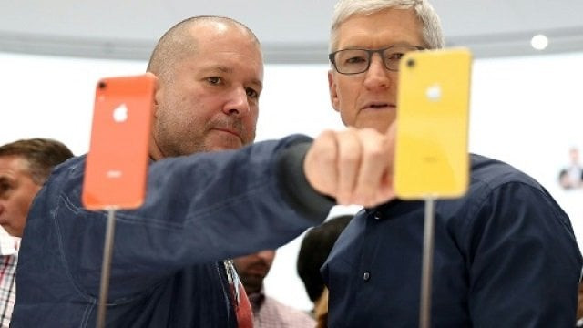 the departure from apple of chief design officer jony ive l seen with ceo tim cook raises questions about the future course of one of the world 039 s largest and most innovative firms photo afp the departure from apple of chief design officer jony ive l seen with ceo tim cook raises questions about the future course of one of the world 039 s largest and most innovative firms photo afp