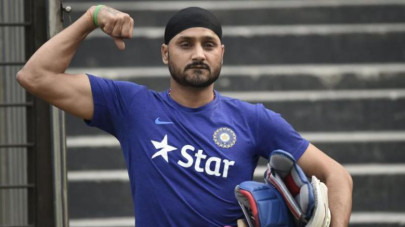 harbhajan lambasts basit ali for his statement against india