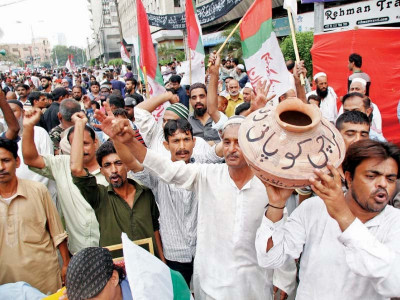 mqm p protests water shortage mqm p protests water shortage