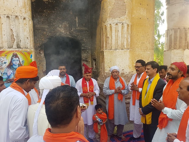 temple reportedly closed since pakistan s independence photo express