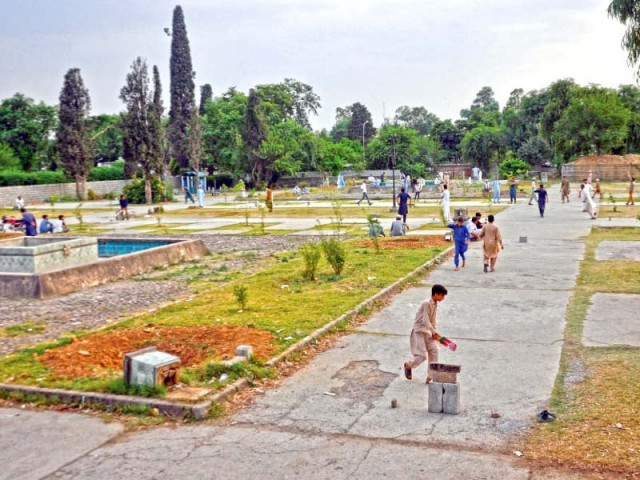 children play in argentina park where ihc has stopped extension of polyclinic photo zafar aslam express children play in argentina park where ihc has stopped extension of polyclinic photo zafar aslam express