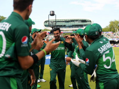 celebrities share mixed emotions as shoaib malik draws curtain on odi career