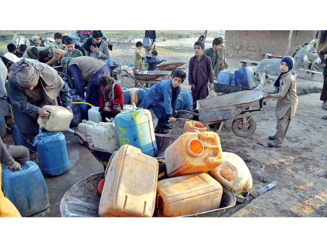 people fill cans from public taps amid water shortage in rawalpindi photo app people fill cans from public taps amid water shortage in rawalpindi photo app