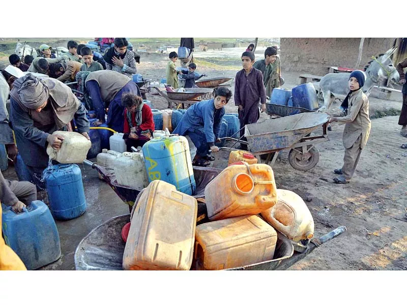 people fill cans from public taps amid water shortage in rawalpindi photo app people fill cans from public taps amid water shortage in rawalpindi photo app