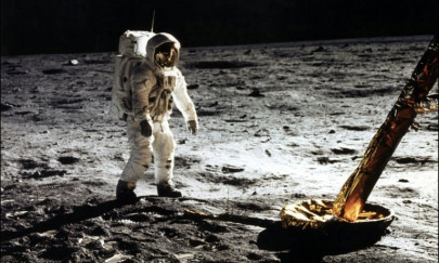 hard soil big jumps and epiphanies what it s like on the moon hard soil big jumps and epiphanies what it s like on the moon