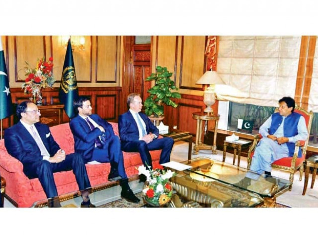 a three member delegation of the world economic forum led by wef president borge brende called on prime minister imran khan at the pm office photo app a three member delegation of the world economic forum led by wef president borge brende called on prime minister imran khan at the pm office photo app