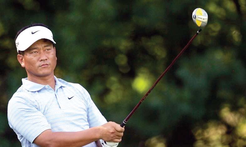 golf choi equals record to seize lead