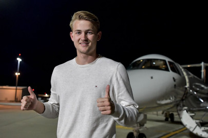 de ligt arrives in turin to complete juventus signing de ligt arrives in turin to complete juventus signing