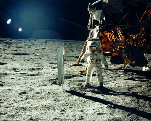 astronaut buzz aldrin on the moon 039 s sea of tranquility photo afp astronaut buzz aldrin on the moon 039 s sea of tranquility photo afp