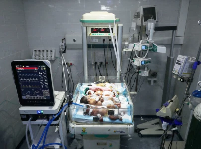 babies in gaza city incubators at risk