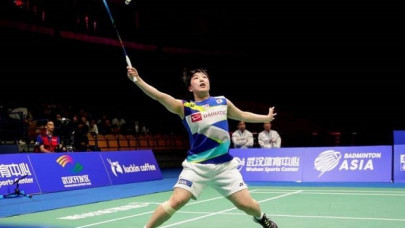 japan s yamaguchi crushes badminton women s number one japan s yamaguchi crushes badminton women s number one
