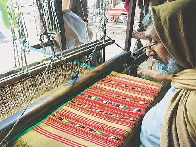 Makhdoom Pur's khaddar legacy faces modern decline