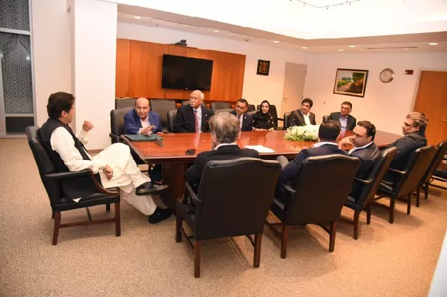 imran khan with the us businessmen photo radio pak imran khan with the us businessmen photo radio pak