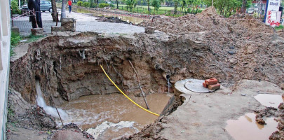 model town residents stranded by mud rain model town residents stranded by mud rain