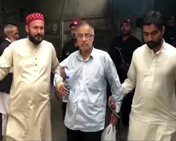 fia claims it recovered a land cruiser from one of mian tariq mehmood s multan residences fia claims it recovered a land cruiser from one of mian tariq mehmood s multan residences