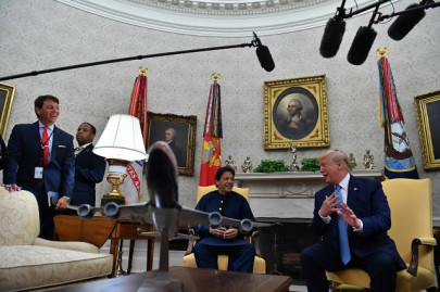 trump accepts pm imran s invitation for pakistan visit