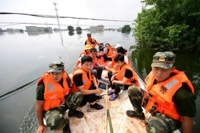 china s wuhan declares red alert as floods disrupt supply chains china s wuhan declares red alert as floods disrupt supply chains
