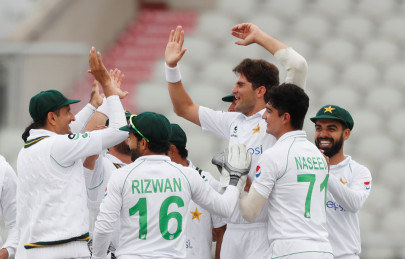 early wickets keep pakistan on top after posting 326 in first innings early wickets keep pakistan on top after posting 326 in first innings