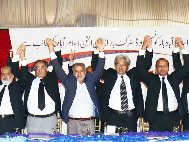 lawyers urge supreme judicial council to dismiss references against justice qazi faez isa justice kk agha photo sabah lawyers urge supreme judicial council to dismiss references against justice qazi faez isa justice kk agha photo sabah