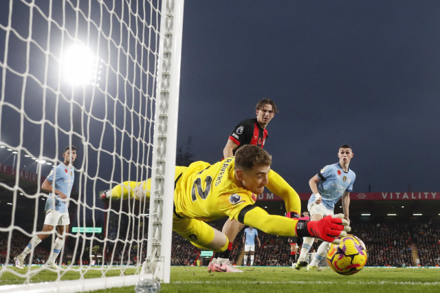 manchester city s 32 match unbeaten streak ends with 2 1 loss to bournemouth manchester city s 32 match unbeaten streak ends with 2 1 loss to bournemouth