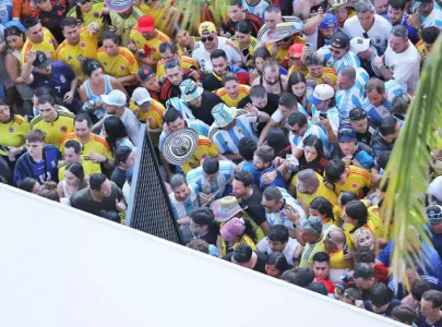 chaos erupts at 2024 copa am rica final fans without tickets storm hard rock stadium