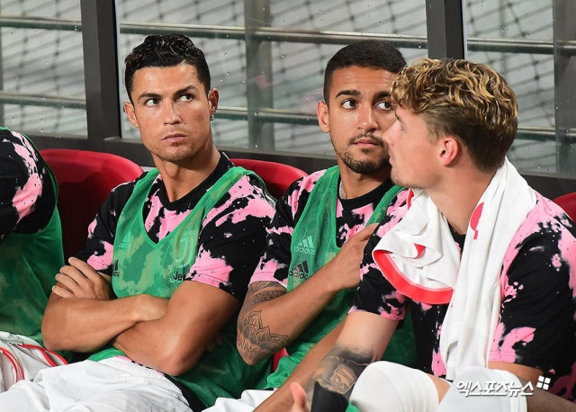 the star portuguese striker did not play a single second of the match against a k league all star team ignoring appeals from the sell out 65 000 crowd at the world cup stadium to lace up his boots photo afp the star portuguese striker did not play a single second of the match against a k league all star team ignoring appeals from the sell out 65 000 crowd at the world cup stadium to lace up his boots photo afp
