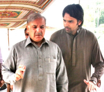 opposition rising pml n mqm meet amidst talk of alliance