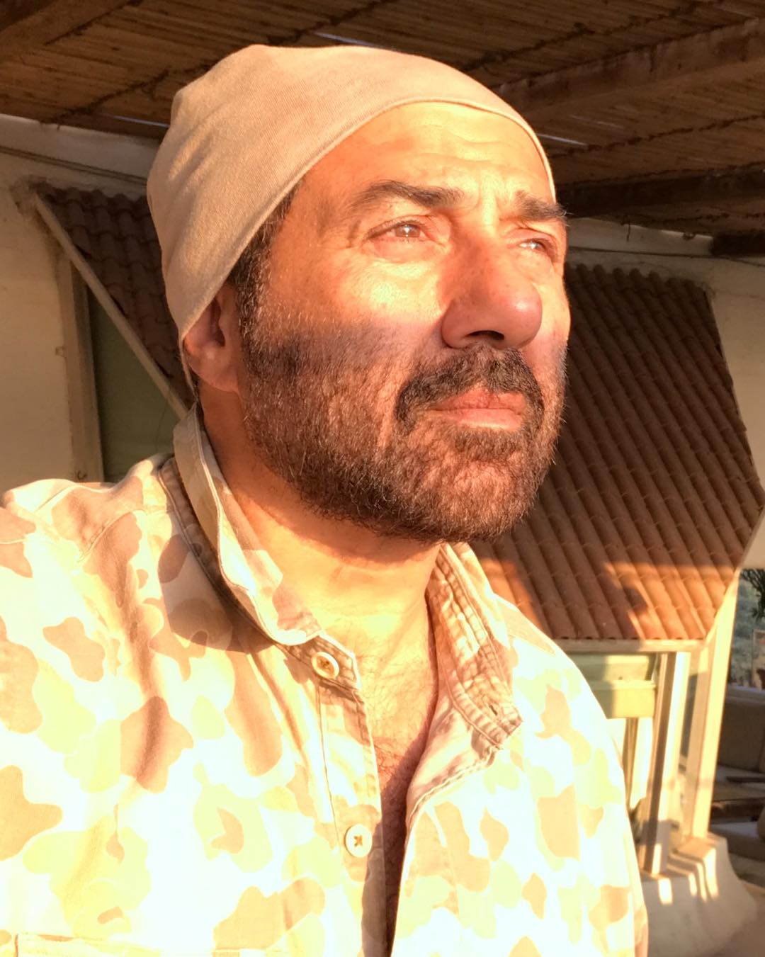 photo instagram sunny deol