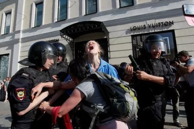 law enforcement officers detain protesters during a rally calling for opposition candidates to be registered for elections to moscow city duma the capital 039 s regional parliament in moscow russia photo reuters file law enforcement officers detain protesters during a rally calling for opposition candidates to be registered for elections to moscow city duma the capital 039 s regional parliament in moscow russia photo reuters file
