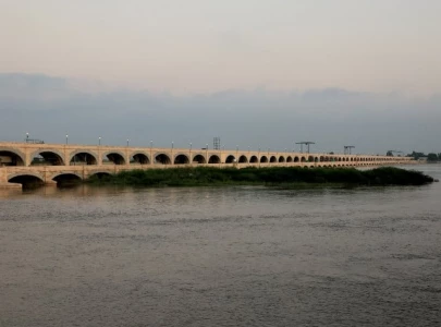 sindh on alert as rivers remain swollen sindh on alert as rivers remain swollen