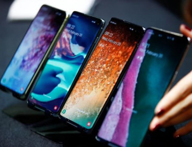 samsung says japanese curbs cloud outlook as profit halves shares fall samsung says japanese curbs cloud outlook as profit halves shares fall