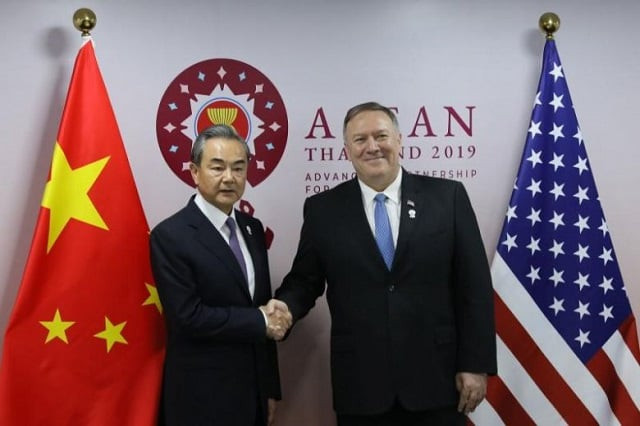 us secretary of state mike pompeo shakes hands with chinese foreign minister wang yi on the sidelines of the asean foreign ministers 039 meeting in bangkok thailand photo reuters us secretary of state mike pompeo shakes hands with chinese foreign minister wang yi on the sidelines of the asean foreign ministers 039 meeting in bangkok thailand photo reuters
