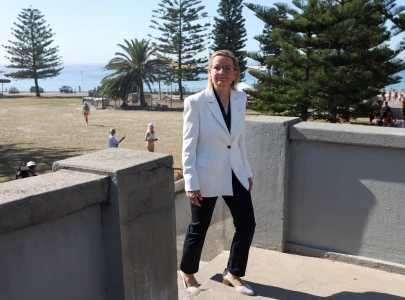 australian opposition leader faces leadership challenge as senior lawmaker quits