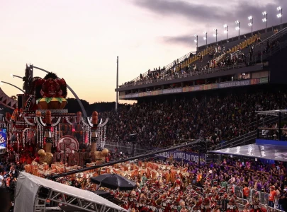 carnival tribute to brazil s lula in rio sparks political backlash