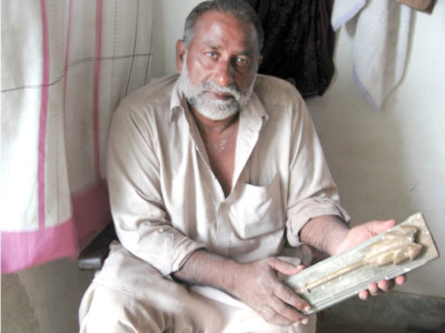 despite quota minorities beg for work despite quota minorities beg for work