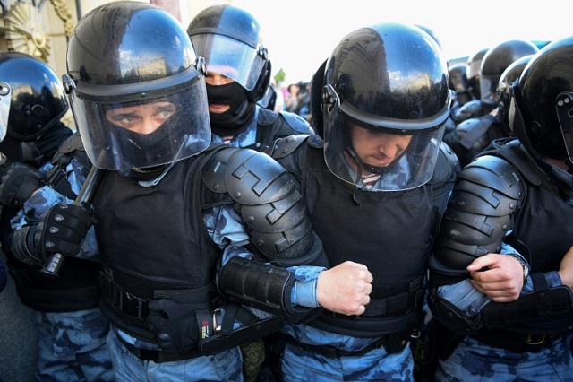 russian opposition to take to streets again as 20 000 rally in moscow photo afp